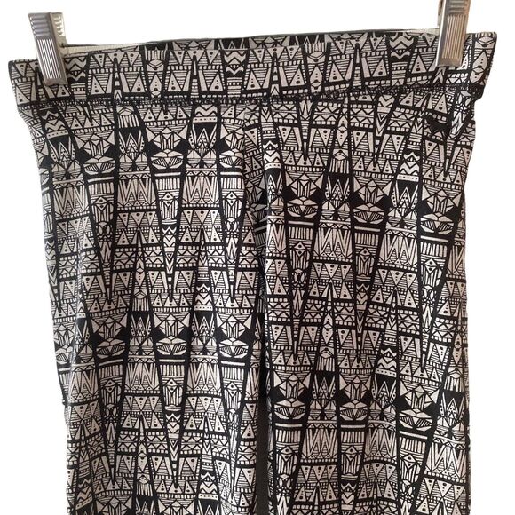 Pink by Victoria's Secret Womens Black and White Abstract Pattern Leggings Small - Picture 7 of 9